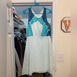 Women’s Lace Dress in Blue and White